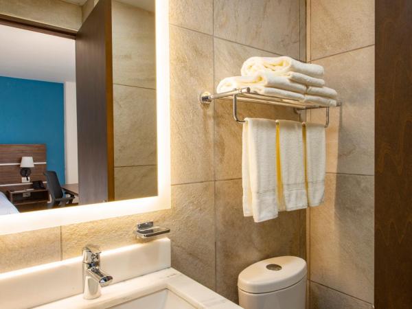 Holiday Inn Express - Merida Centro, an IHG Hotel : photo 2 de la chambre chambre standard avec 2 lits queen-size