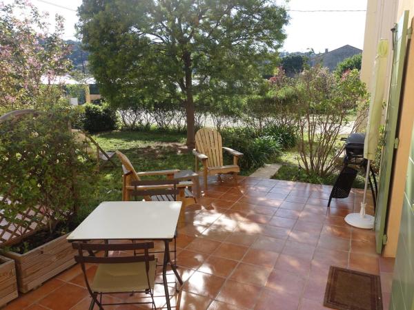 Gîte du Pagoulin - Chambres d'hôtes : photo 3 de la chambre chambre double avec terrasse