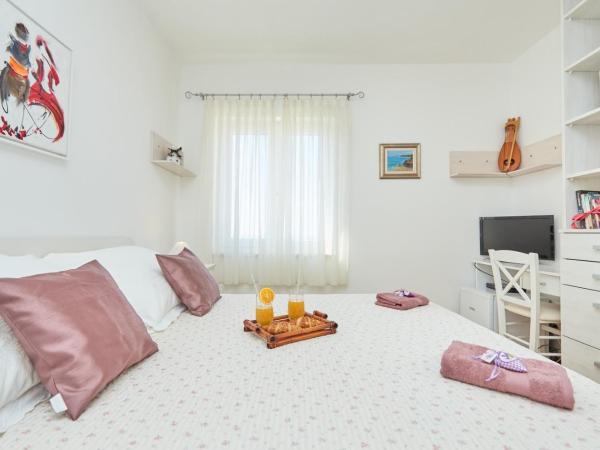 Villa Kate Dadić : photo 2 de la chambre chambre double avec salle de bains séparée