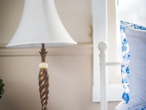 Dashwood Manor Seaside Bed & Breakfast : photo 3 de la chambre hébergement tudor