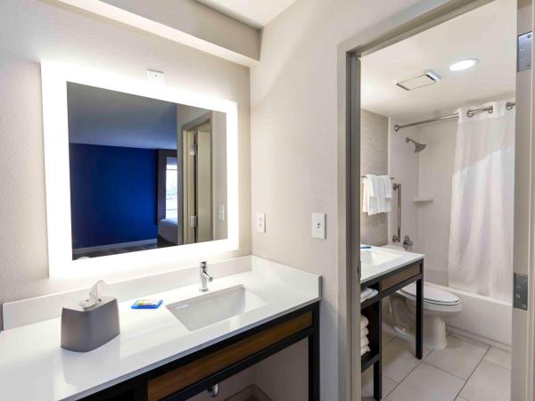 Holiday Inn Express Nashville-Downtown - Broadway, an IHG Hotel : photo 1 de la chambre chambre standard