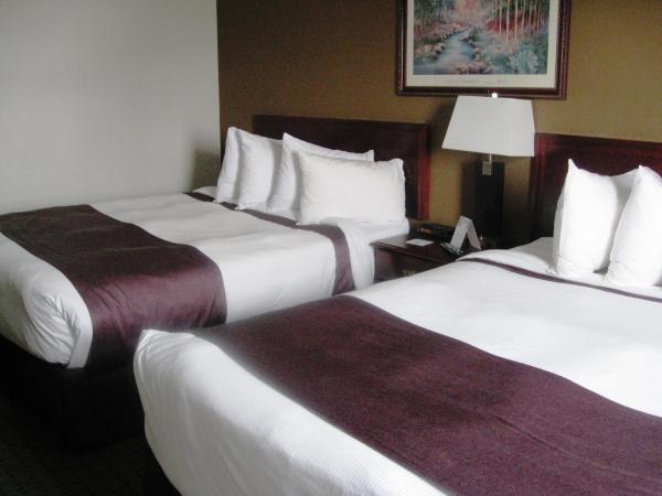 Ramada by Wyndham Red Deer Hotel & Suites : photo 3 de la chambre chambre 2 lits queen-size - non-fumeurs
