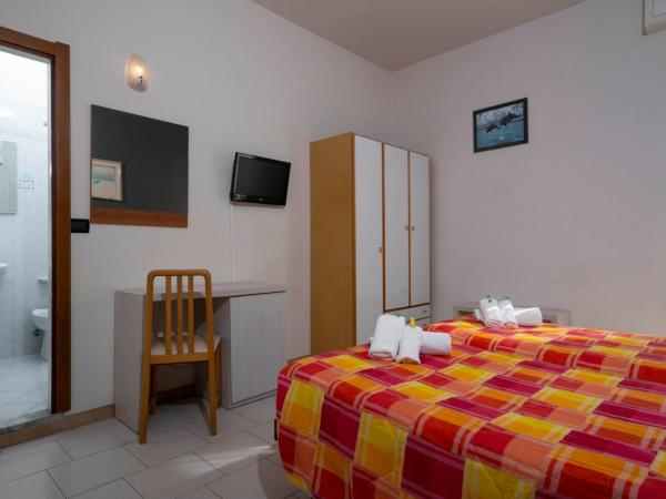 Hotel Petrarca : photo 8 de la chambre chambre double ou lits jumeaux avec balcon