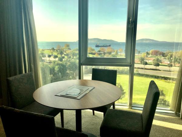 Cevahir Hotel Istanbul Asia : photo 3 de la chambre grande chambre double deluxe avec vue sur la mer