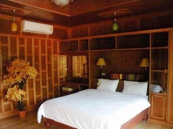 JJ Bungalow : photo 2 de la chambre chambre triple - vue sur la piscine