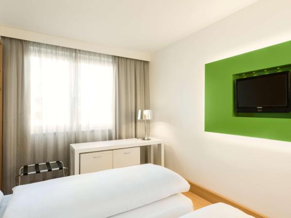 NH Berlin Potsdamer Platz : photo 5 de la chambre chambre double ou lits jumeaux standard