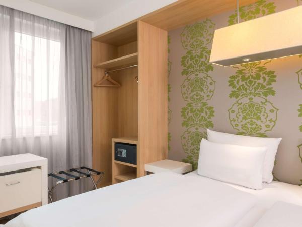 NH Berlin Potsdamer Platz : photo 2 de la chambre chambre double ou lits jumeaux standard