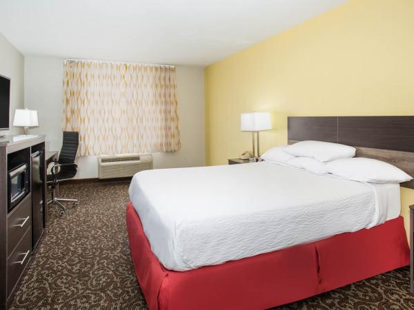 Days Inn by Wyndham Phoenix North : photo 2 de la chambre chambre lit queen-size - non-fumeurs