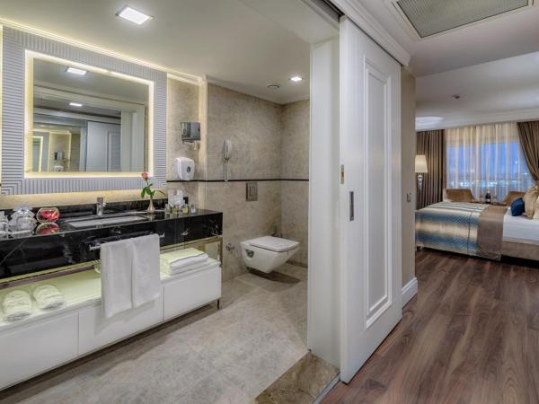 Dobedan Exclusive Hotel & Spa ''Ex Brand Alva Donna Exclusive Hotel & Spa'' : photo 1 de la chambre chambre quadruple deluxe