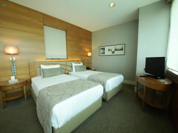 Cevahir Hotel Istanbul Asia : photo 1 de la chambre chambre lits jumeaux supérieure - vue sur mer