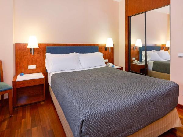 NH Barcelona Entenza : photo 6 de la chambre chambre double ou lits jumeaux