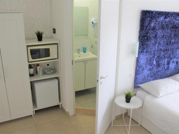 Apartment in Salerno Parco : photo 4 de la chambre chambre double avec terrasse