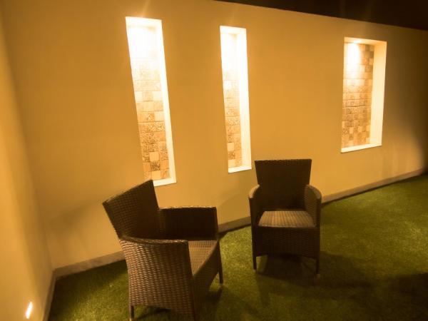 Red Fox by Lemon Tree Hotels, Sector 60, Gurugram : photo 2 de la chambre executive happy hours 1 + 1 imfl (select brands)
