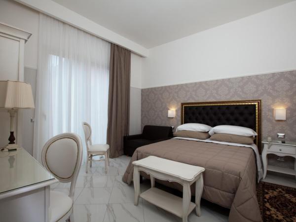 Hotel Residence Villa Del Mare : photo 3 de la chambre chambre triple avec accès au spa