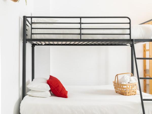 Picnic Dreams Boutique Hostel : photo 4 de la chambre chambre quadruple avec salle de bains extérieure