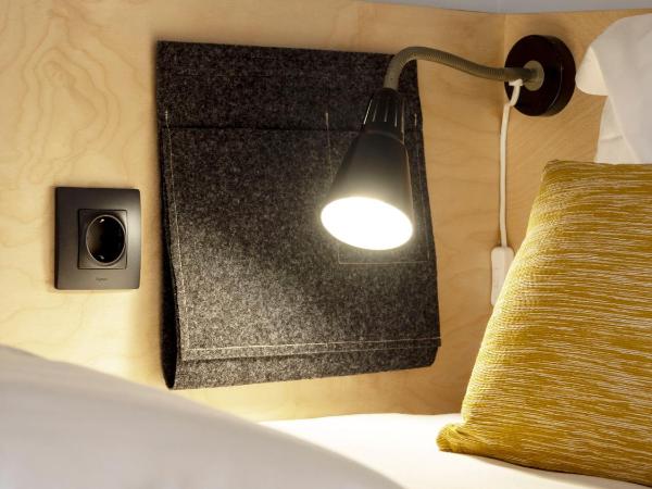 Penedo da Saudade Suites & Hostel : photo 1 de la chambre chambre familiale avec salle de bains