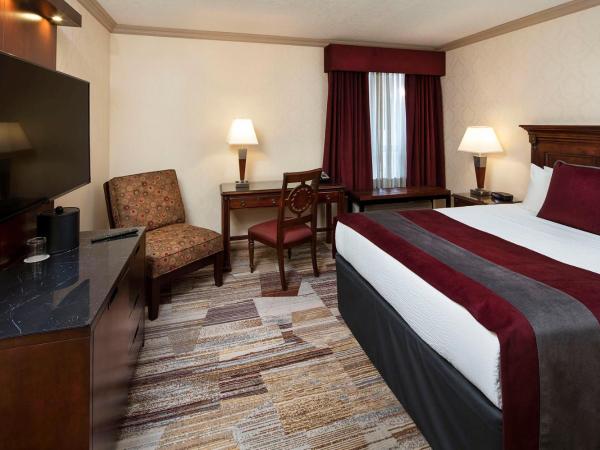 Royal Canadian Lodge : photo 1 de la chambre chambre standard avec 1 lit queen-size