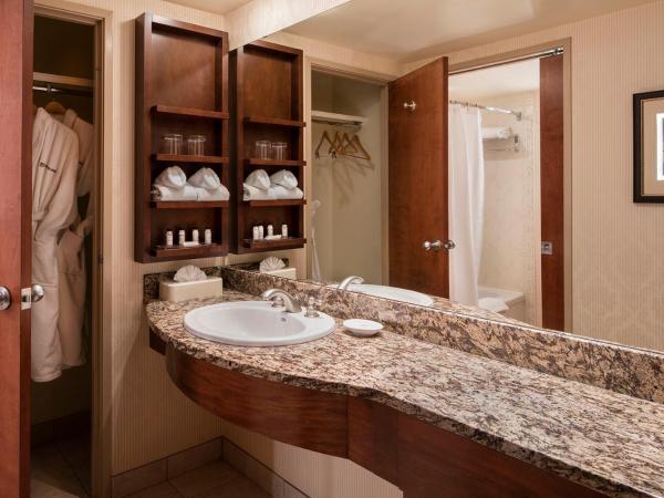 Royal Canadian Lodge : photo 1 de la chambre chambre standard avec 2 lits queen-size