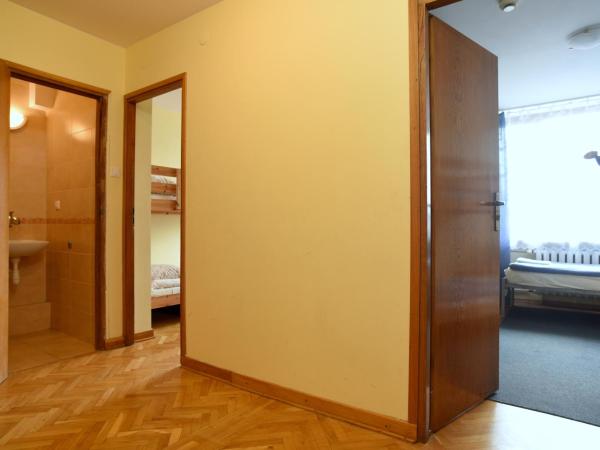Dobre Miejsce Dom Rekolekcyjny : photo 2 de la chambre chambre familiale avec salle de bains