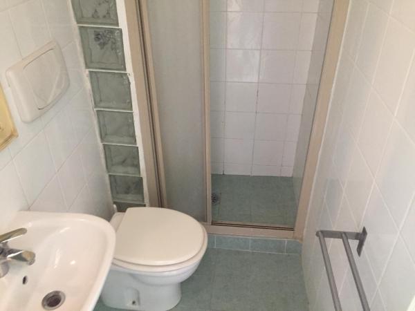 6 Keys : photo 10 de la chambre chambre double avec salle de bains privative