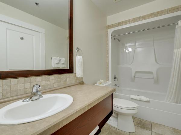 Strathcona Hotel : photo 4 de la chambre queen room with two queen and pullout sofa