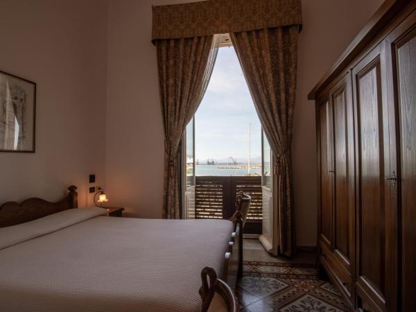 Hotel AeR BJ Vittoria : photo 4 de la chambre chambre double avec balcon - vue sur mer