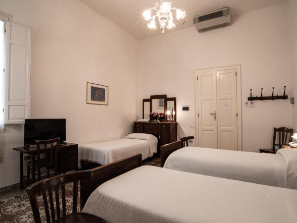 Hotel AeR BJ Vittoria : photo 3 de la chambre chambre triple