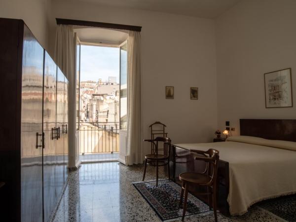 Hotel AeR BJ Vittoria : photo 1 de la chambre chambre double avec balcon