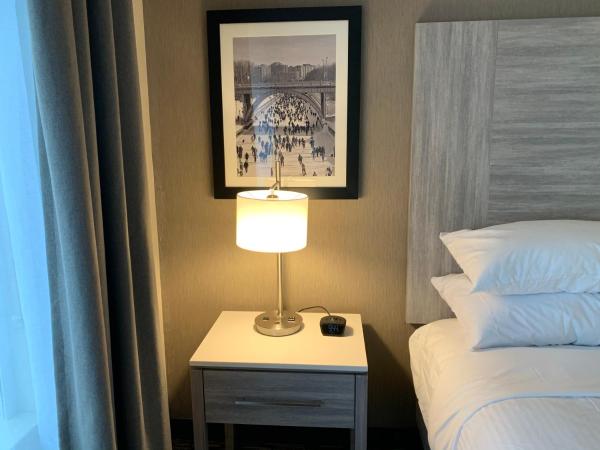 Wingate by Wyndham Kanata West Ottawa : photo 4 de la chambre chambre lit king-size deluxe - non-fumeurs