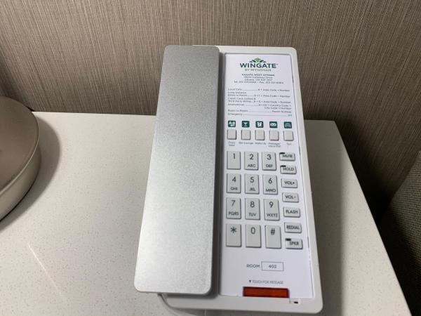 Wingate by Wyndham Kanata West Ottawa : photo 10 de la chambre chambre lit king-size - non-fumeurs