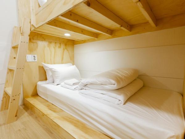 Seoulite Inn Myeongdong Formerly - Step Inn Myeongdong 2 : photo 2 de la chambre lit dans dortoir pour hommes de 4 lits