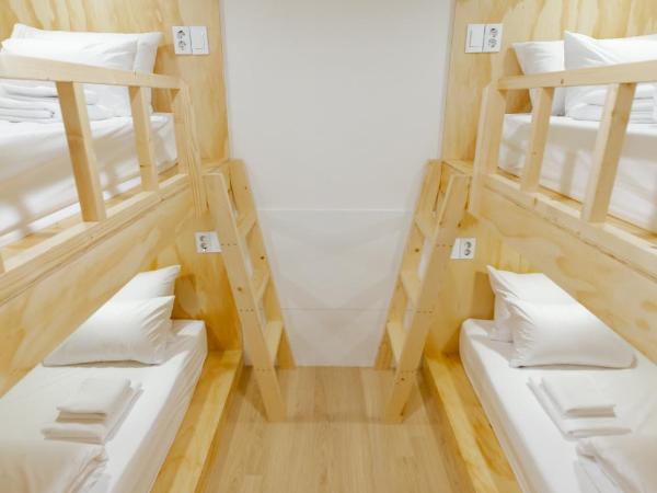 Seoulite Inn Myeongdong Formerly - Step Inn Myeongdong 2 : photo 1 de la chambre lit dans dortoir pour hommes de 4 lits