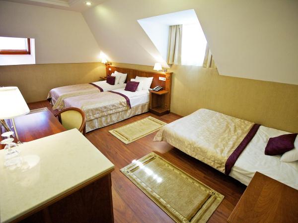 Gold Hotel Budapest : photo 1 de la chambre chambre triple
