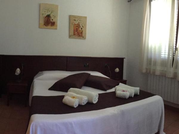 Bed & Breakfast Giardini Di Marzo : photo 8 de la chambre chambre double