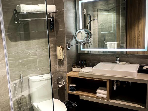 Novotel Kuala Lumpur City Centre : photo 1 de la chambre suite junior lit king-size