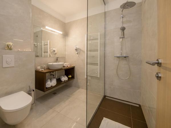Hotel Rotondo : photo 4 de la chambre chambre double ou lits jumeaux avec balcon - annexe