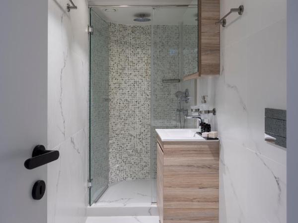 Hestia - Romvis 9 : photo 7 de la chambre appartement deluxe avec balcon