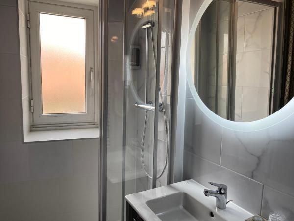 Hotel Majestic : photo 1 de la chambre chambre triple supérieure