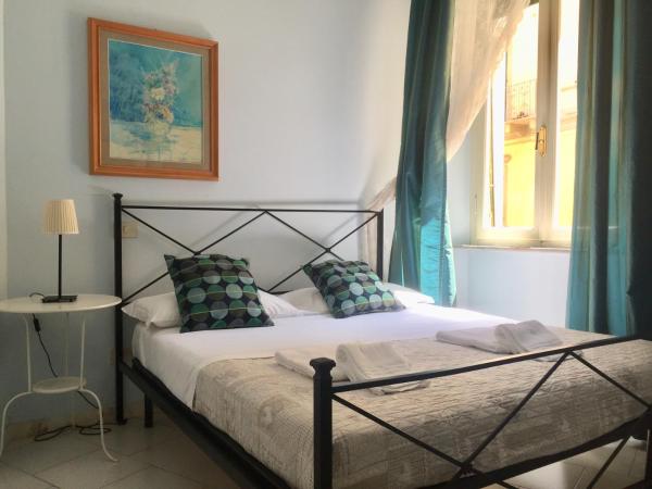 6 Keys : photo 7 de la chambre chambre simple avec salle de bains extérieure privative