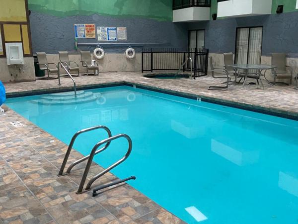Days Inn by Wyndham East Albuquerque : photo 5 de la chambre chambre 2 lits queen-size - non-fumeurs