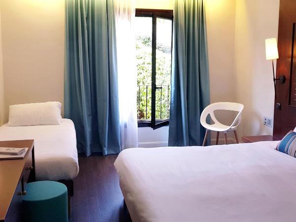 Hôtel Les Jardins De Sainte-Maxime : photo 1 de la chambre chambre triple