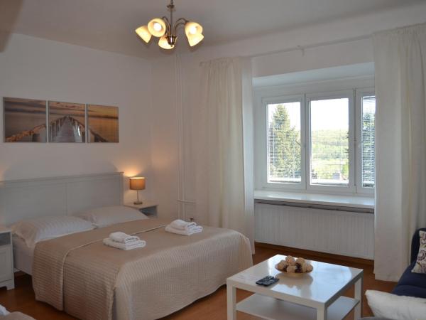 Pension Nika : photo 1 de la chambre chambre triple supérieure - non-fumeurs