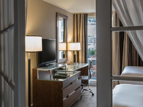 Hôtel Le Cantlie Suites : photo 3 de la chambre suite exécutive avec 2 lits doubles