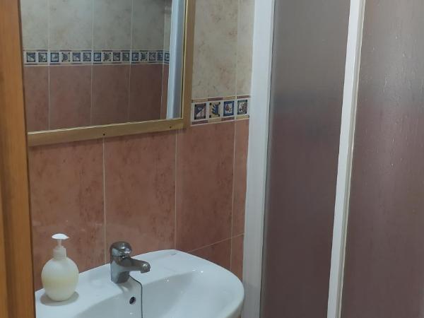 Las Rosas : photo 4 de la chambre chambre lits jumeaux avec salle de bains privative