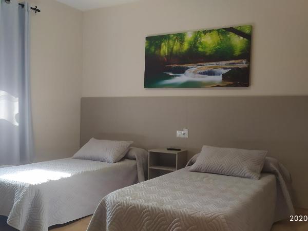 Las Rosas : photo 3 de la chambre chambre lits jumeaux avec salle de bains privative