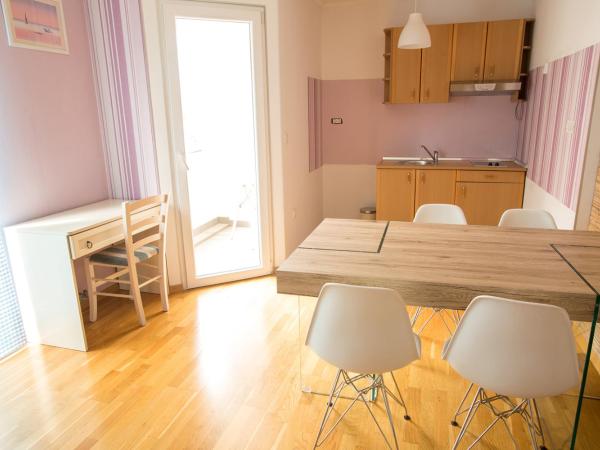 Hotel Galija : photo 4 de la chambre suite avec balcon