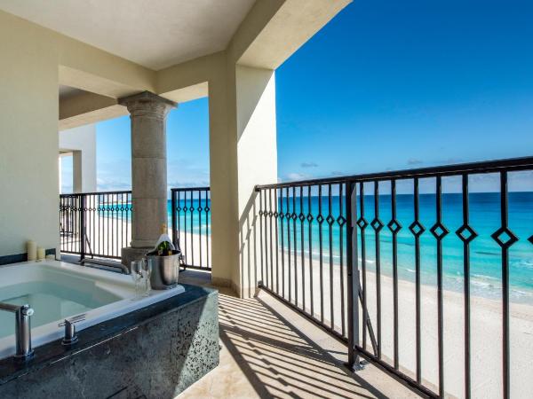 Grand Park Royal Cancun - All Inclusive : photo 2 de la chambre suite master