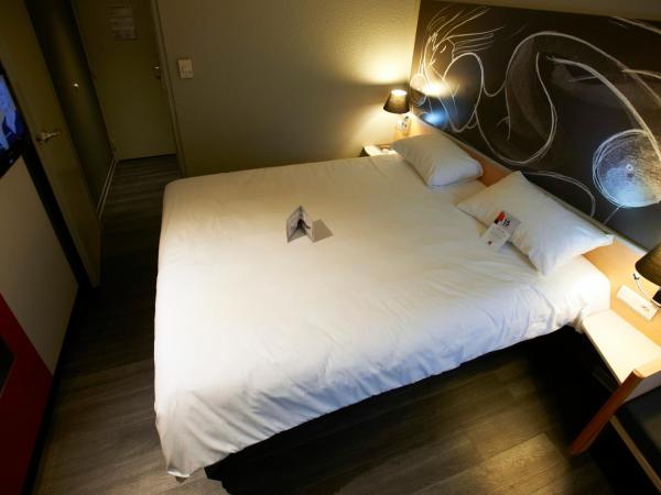 ibis Bourg en Bresse : photo 7 de la chambre chambre standard avec 1 lit double et 1 lit simple