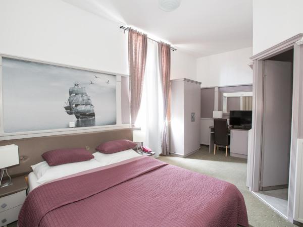 Hotel Galija : photo 1 de la chambre chambre familiale