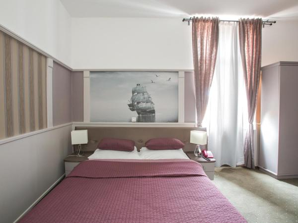 Hotel Galija : photo 2 de la chambre chambre familiale